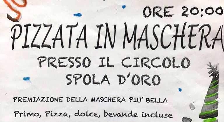 Pizza in maschera spola d'oro